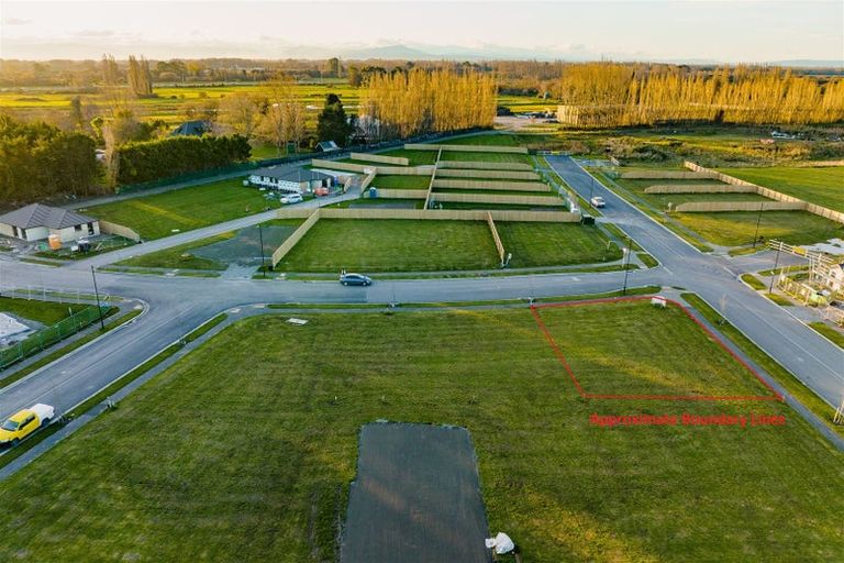 Photo of property in 36 Applegrove Crescent, Belfast, Christchurch, 8051