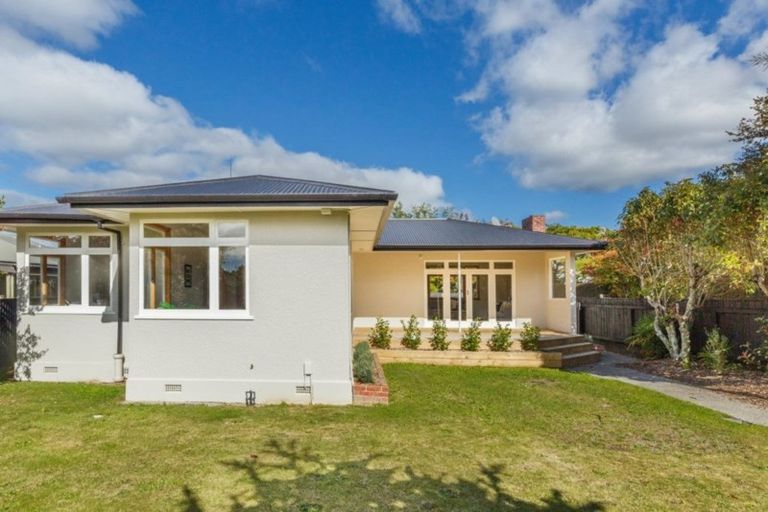 Photo of property in 74 Ihaka Street, Hokowhitu, Palmerston North, 4410