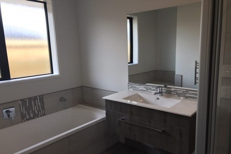 Photo of property in 274 Dixon Road, Fitzroy, Hamilton, 3206