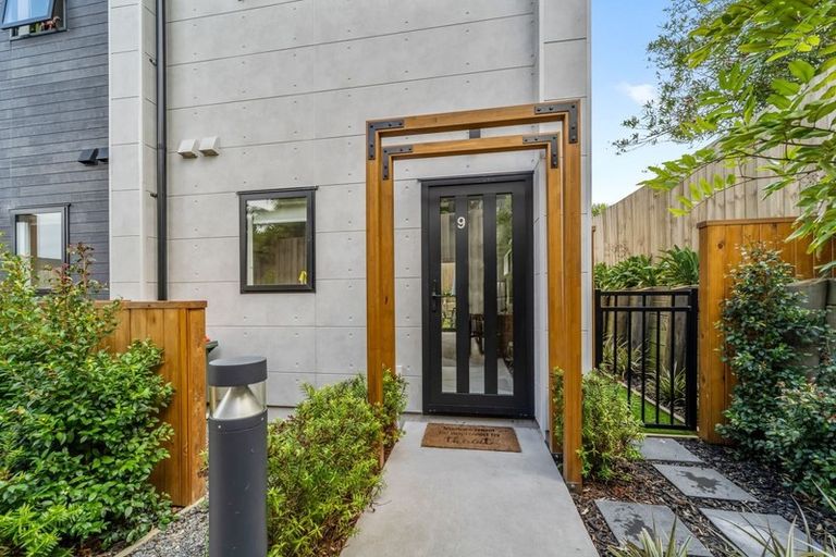 Photo of property in 9/102 Millbrook Road, Sunnyvale, Auckland, 0612