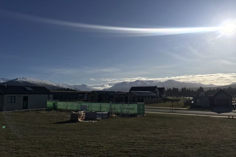 Photo of property in 23 Obelisk Street, Wanaka, 9305