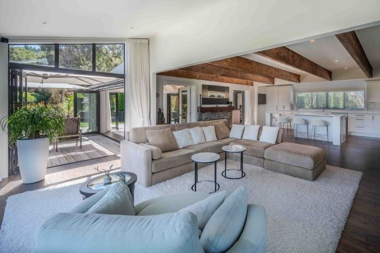 Photo of property in 6890 Christchurch Akaroa Road, Takamatua, 7581