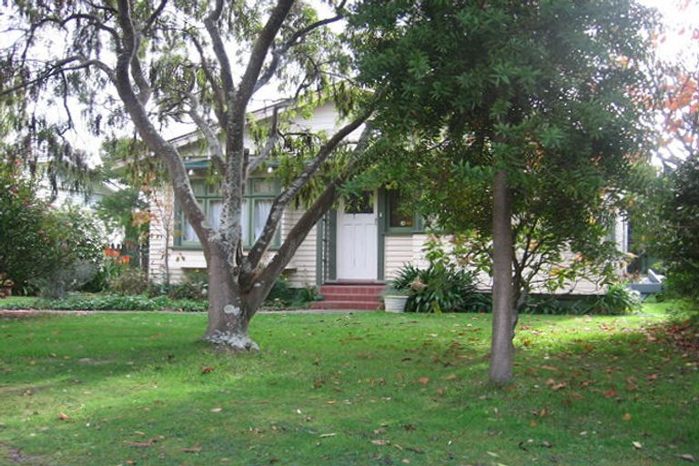 Photo of property in 35 Trafalgar Street, Waiwhetu, Lower Hutt, 5010