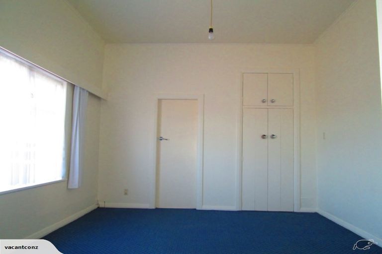 Photo of property in 16 Toru Street, Lyall Bay, Wellington, 6022