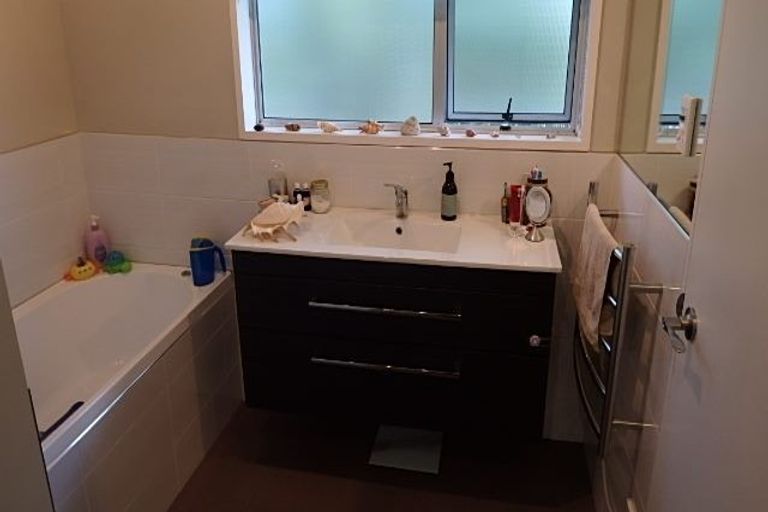 Photo of property in 4a Lakewood Drive, Burwood, Christchurch, 8083