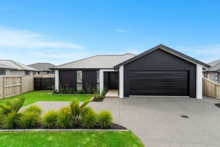 Photo of property in 23 Rotomanu Place, Pyes Pa, Tauranga, 3112