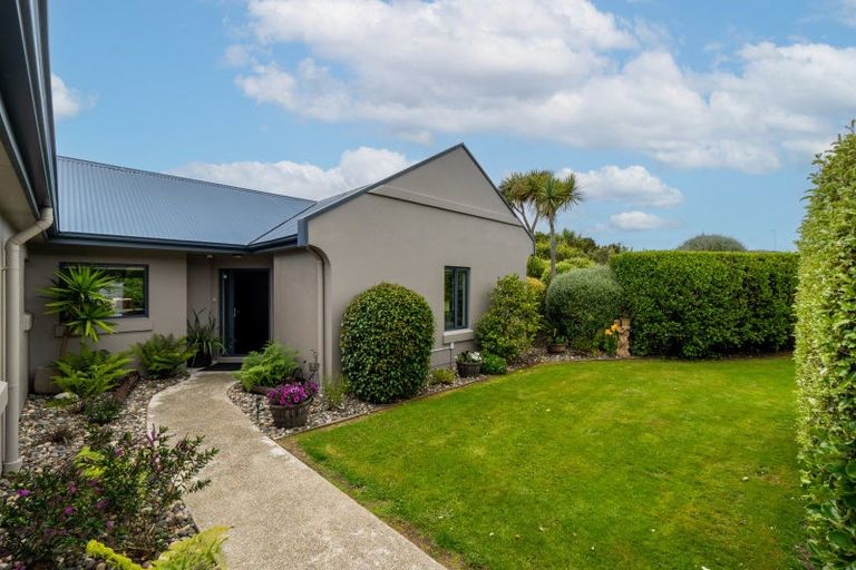Photo of property in 17 Raeburn Avenue, Otatara, Invercargill, 9879