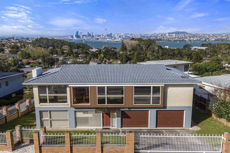 Photo of property in 35 Chatswood Grove, Chatswood, Auckland, 0626