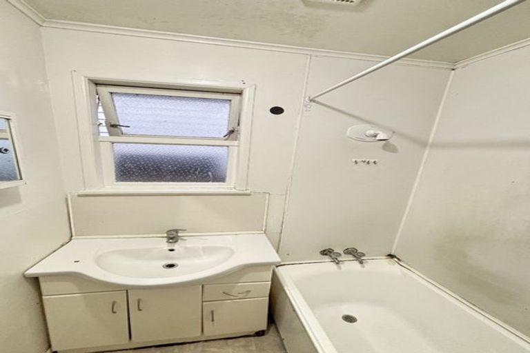 Photo of property in 52 Tatariki Street, Rosehill, Papakura, 2113