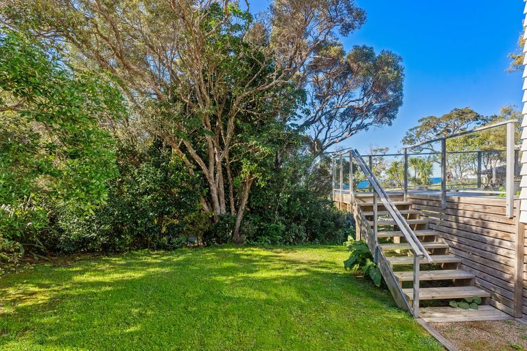 Photo of property in 1 Spray Crescent, Leigh, 0985