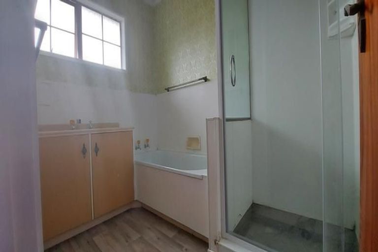 Photo of property in 3 Rathgar Road, Henderson, Auckland, 0610