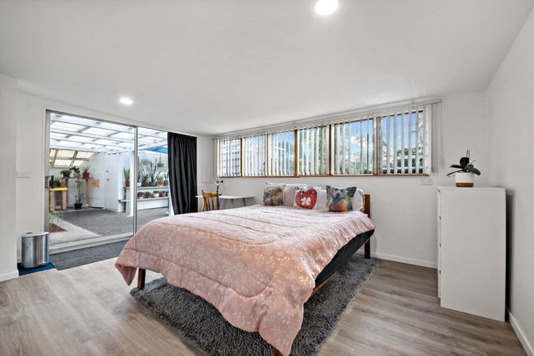 Photo of property in 91 Barrys Road, Glendene, Auckland, 0602