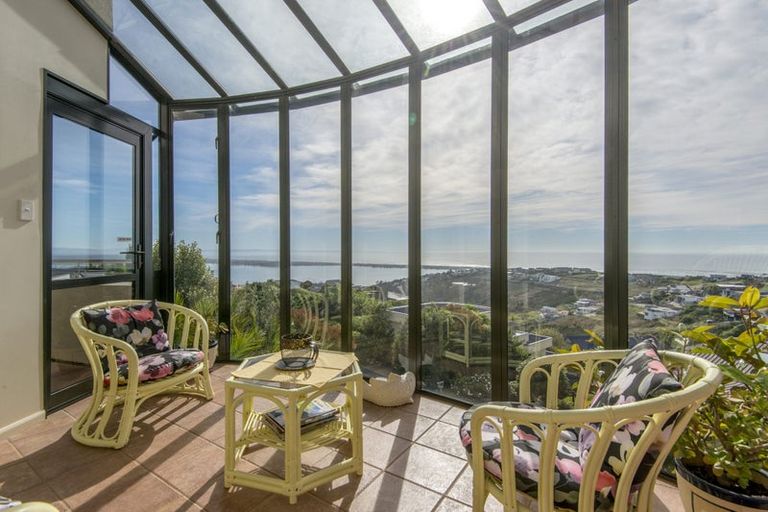 Photo of property in 4 Ledger Lane, Mount Pleasant, Christchurch, 8081