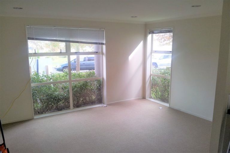 Photo of property in 73 Bruce Pulman Drive, Takanini, 2112