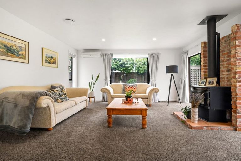 Photo of property in 1/180 Avonhead Road, Avonhead, Christchurch, 8042