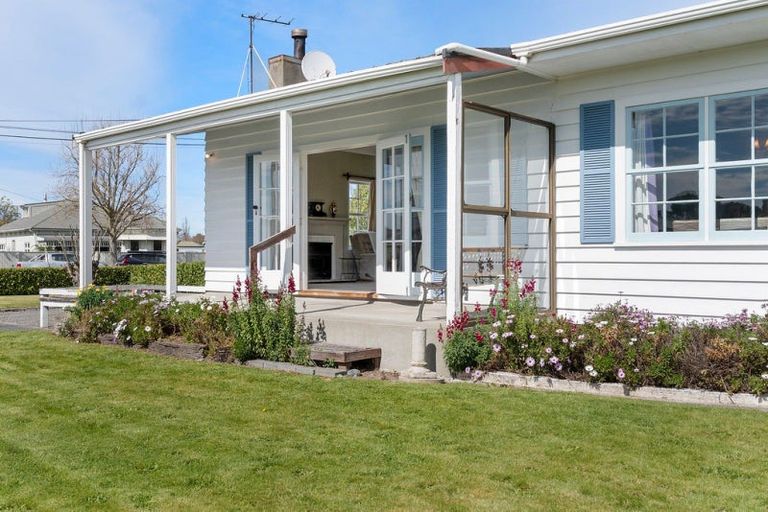 Photo of property in 16 Hogg Crescent, Masterton, 5810