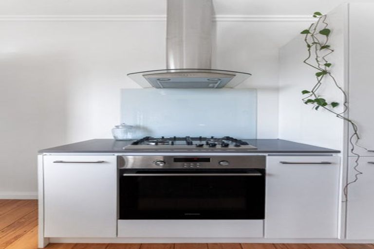 Photo of property in 384 Devon Street West, Lynmouth, New Plymouth, 4310