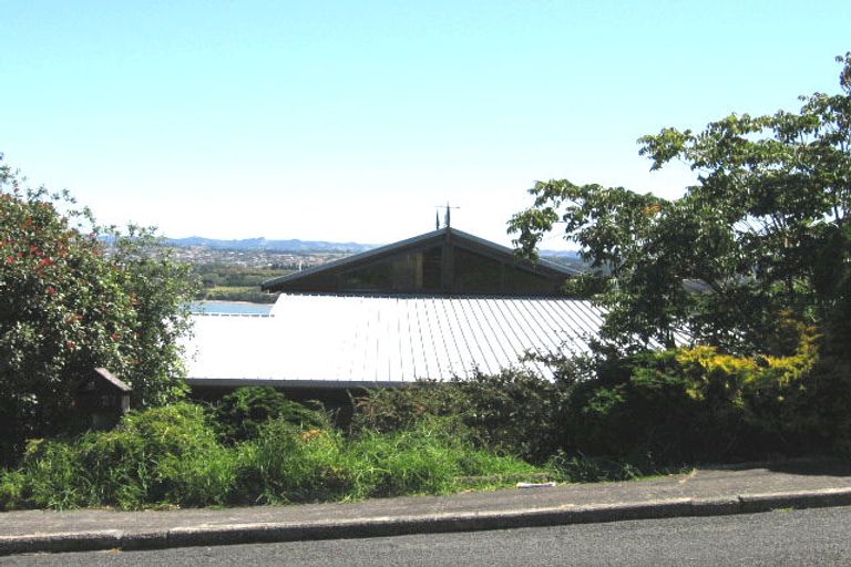 Photo of property in 27 Teal Crescent, Beach Haven, Auckland, 0626