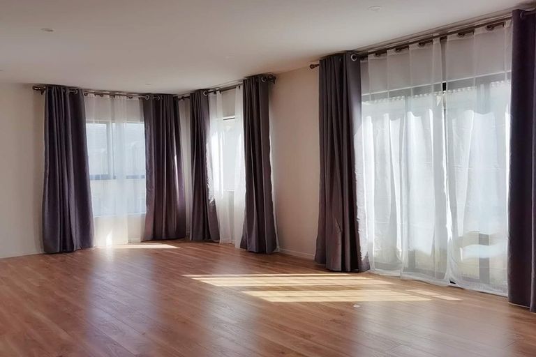 Photo of property in 98 Cardiff Road, Pakuranga, Auckland, 2010