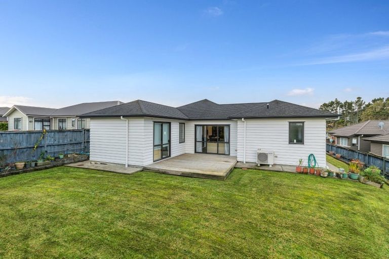 Photo of property in 5 Ara Kakara Avenue, Huapai, Kumeu, 0810