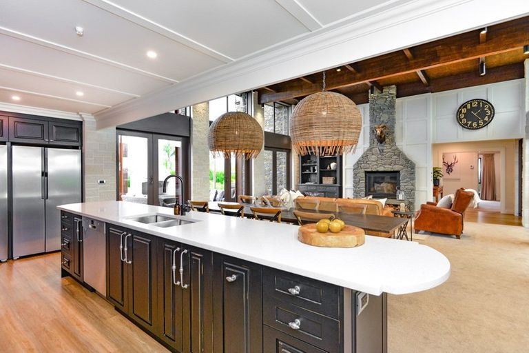 Photo of property in 153 Arataki Road, Havelock North, 4130