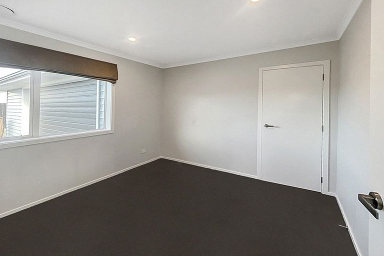 Photo of property in 111 Johnstone Drive, Fitzherbert, Palmerston North, 4410