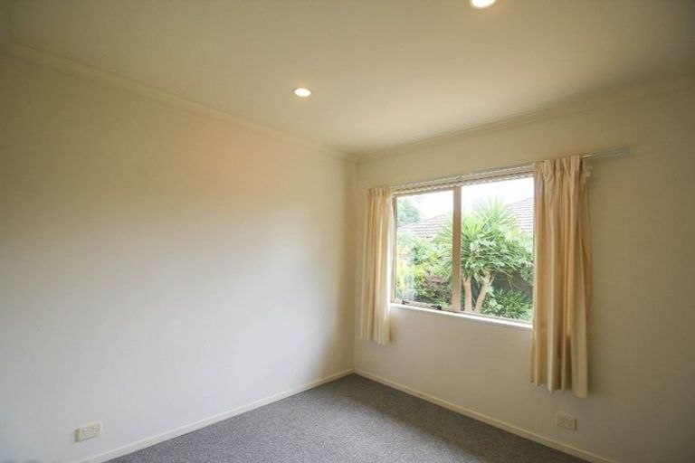 Photo of property in 6 Blackwood Drive, Wattle Downs, Auckland, 2103