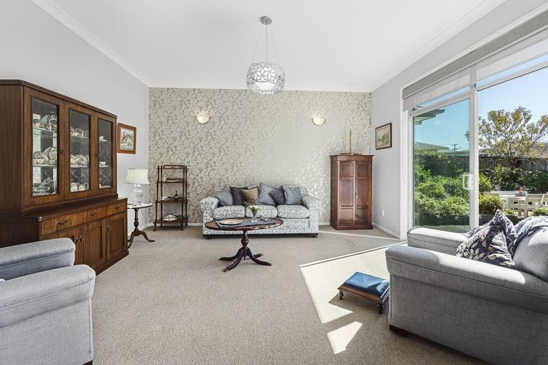 Photo of property in 525e Mangorei Road, Highlands Park, New Plymouth, 4312