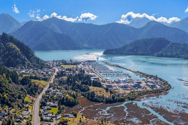 Photo of property in 13e Main Rd Havelock, Havelock, 7100