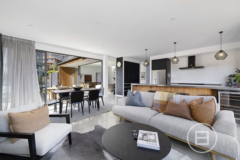 Photo of property in 9 Falconer Rise, Jacks Point, Queenstown, 9371