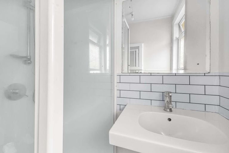 Photo of property in 12 Mcguire Street, Hawera, 4610