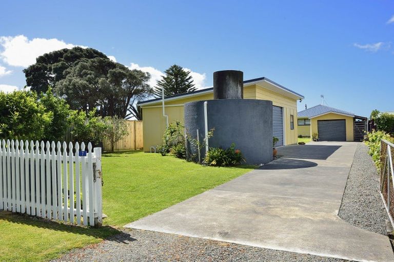 Photo of property in 7 Oraka Road, Mahia, Nuhaka, 4198