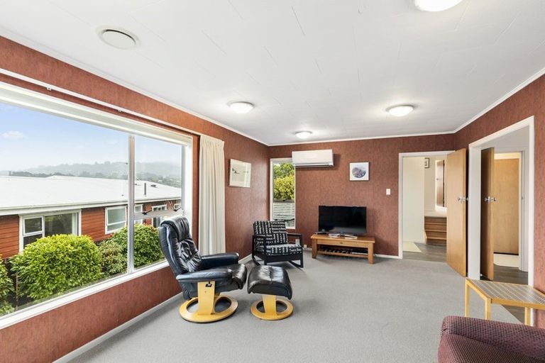 Photo of property in 1 Vista Grove, Kelson, Lower Hutt, 5010