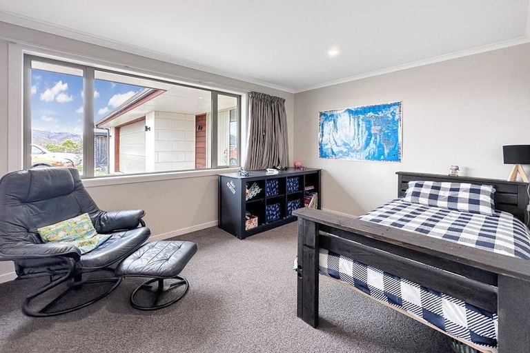 Photo of property in 18 Matukituki Crescent, Twizel, 7901