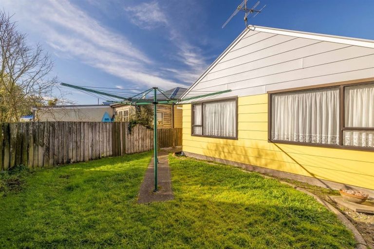 Photo of property in 1/62 Bowhill Road, New Brighton, Christchurch, 8083