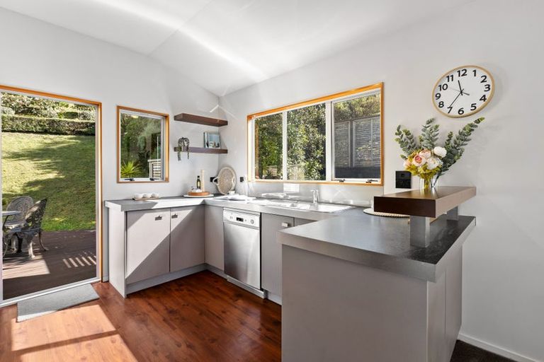 Photo of property in 27 Waverton Terrace, Churton Park, Wellington, 6037