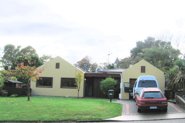 Photo of property in 5 Hira Street, Waikanae, 5036