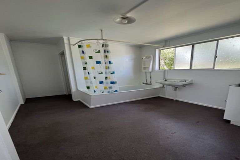Photo of property in 1/158 Kings Crescent, Hutt Central, Lower Hutt, 5010