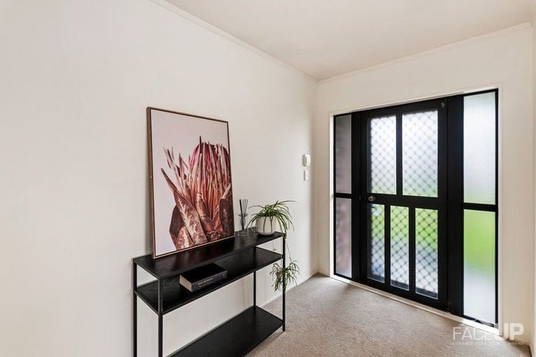 Photo of property in 14 Milan Drive, Glen Eden, Auckland, 0602