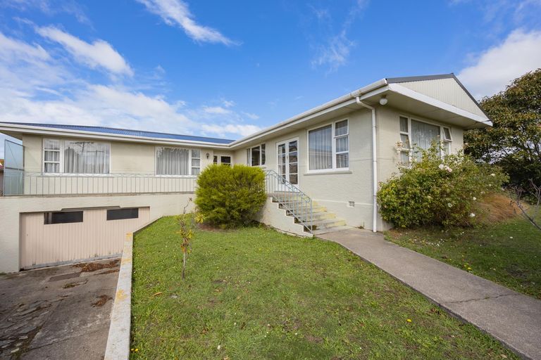 Photo of property in 43 Stuart Street, Holmes Hill, Oamaru, 9401