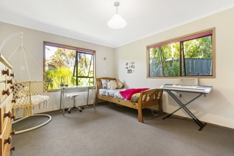 Photo of property in 232b Old Titirangi Road, Titirangi, Auckland, 0604