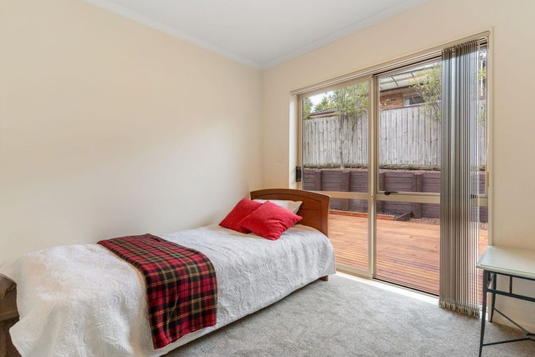 Photo of property in 47 Nimstedt Avenue, Oteha, Auckland, 0632