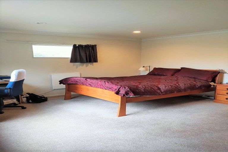 Photo of property in 39 Speldhurst Grove, Stokes Valley, Lower Hutt, 5019
