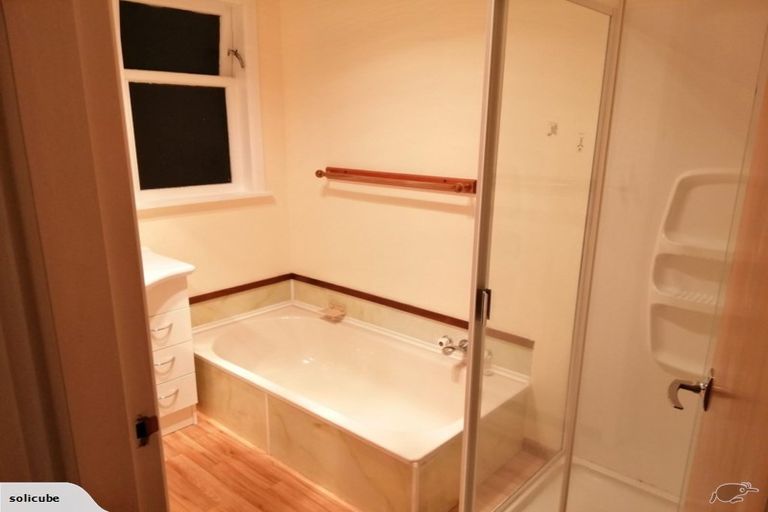 Photo of property in 32 Arapiko Street, Johnsonville, Wellington, 6037