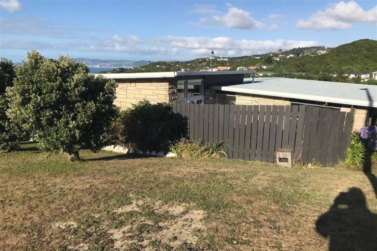 Photo of property in 105 Dowse Drive, Maungaraki, Lower Hutt, 5010