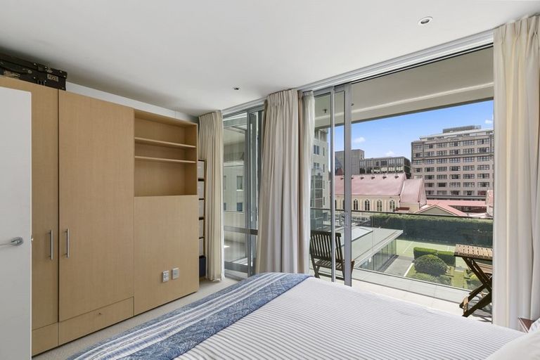 Photo of property in Sanctum Apartment, 10 Ebor Street, Te Aro, Wellington, 6011