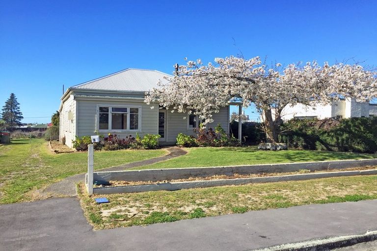 Photo of property in 37 Rhodes Street, Waimate, 7924