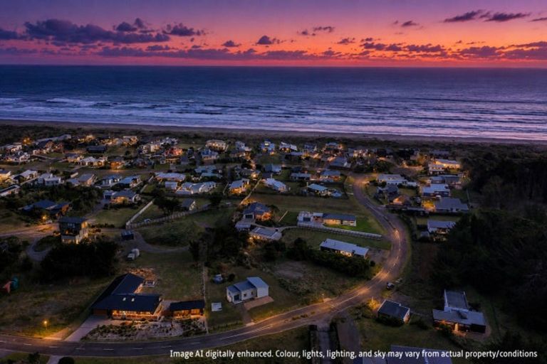 Photo of property in 217 Park Avenue, Waitarere Beach, Levin, 5510