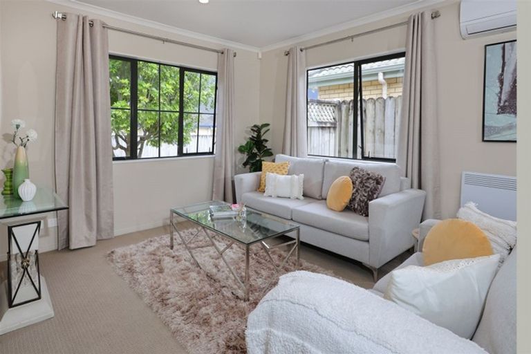 Photo of property in 12 Peachstone Lane, Henderson, Auckland, 0612