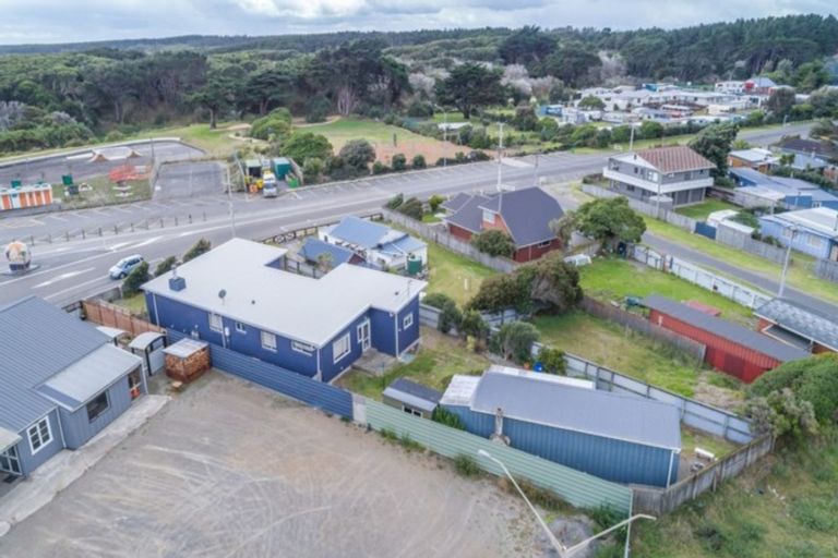 Photo of property in 5 Koputara Road, Himatangi Beach, Foxton, 4891